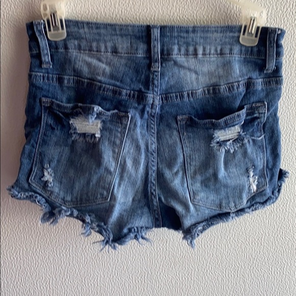 KanCan Shorts - Picture 2 of 3